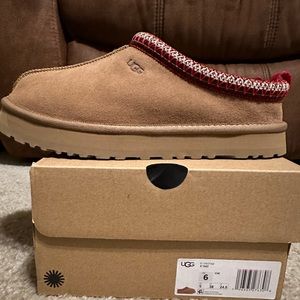 Ugg Tazz Kids 6 in Chestnut